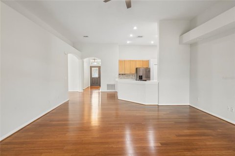 Villa ou maison à louer à Wesley Chapel, Floride: 4 chambres, 200.85 m2 № 2383771 - photo 5