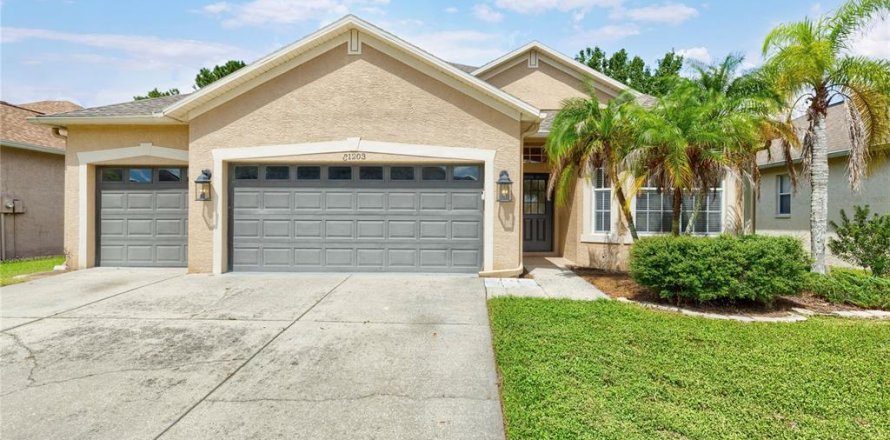 Villa ou maison à Wesley Chapel, Floride 4 chambres, 200.85 m2 № 2383771