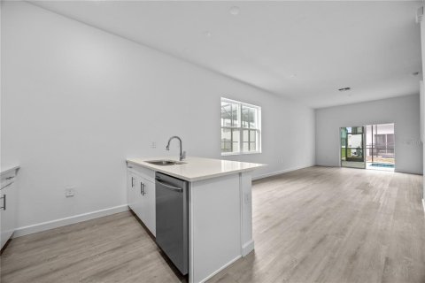 Townhouse in Davenport, Florida 5 bedrooms, 199.28 sq.m. № 1529950 - photo 10