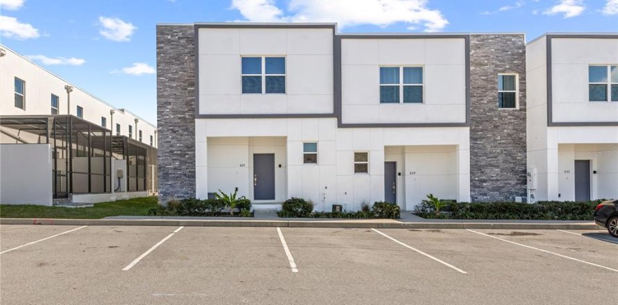 Touwnhouse à Davenport, Floride 5 chambres, 199.28 m2 № 1529950