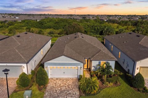 House in Parrish, Florida 2 bedrooms, 175.49 sq.m. № 2433324