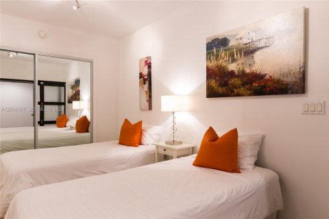 Copropriété à louer à Hallandale Beach, Floride: 2 chambres, 124.21 m2 № 2145683 - photo 13