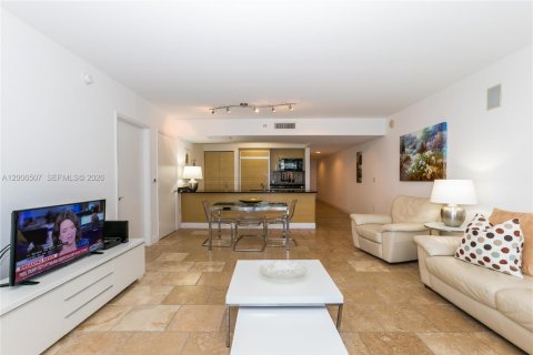 Copropriété à louer à Hallandale Beach, Floride: 2 chambres, 124.21 m2 № 2145683 - photo 7