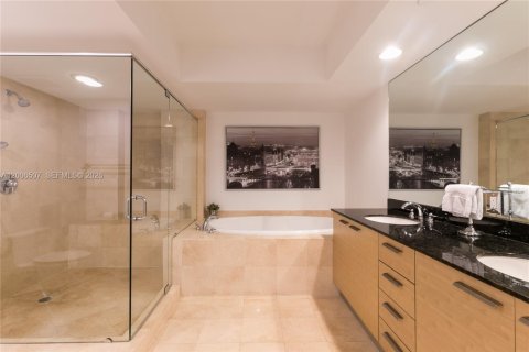 Copropriété à louer à Hallandale Beach, Floride: 2 chambres, 124.21 m2 № 2145683 - photo 11