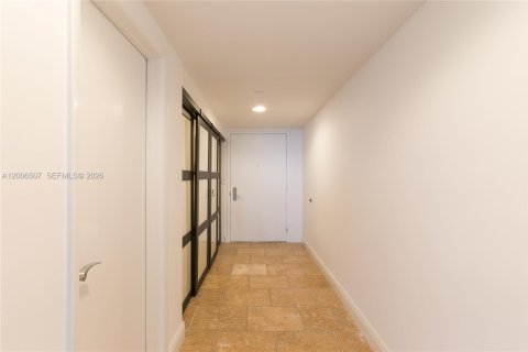 Copropriété à louer à Hallandale Beach, Floride: 2 chambres, 124.21 m2 № 2145683 - photo 12