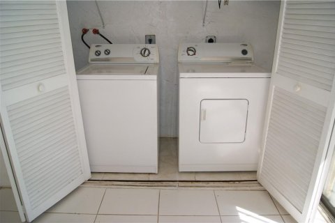 Condo in Coconut Creek, Florida, 2 bedrooms № 2083395 - photo 9