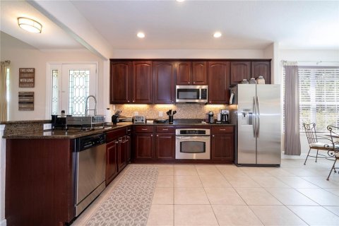 Condo in Orlando, Florida, 4 bedrooms  № 1378324 - photo 8
