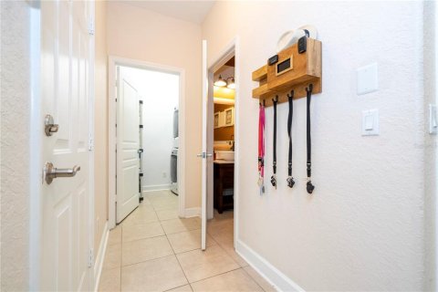 Condo in Orlando, Florida, 4 bedrooms  № 1378324 - photo 14