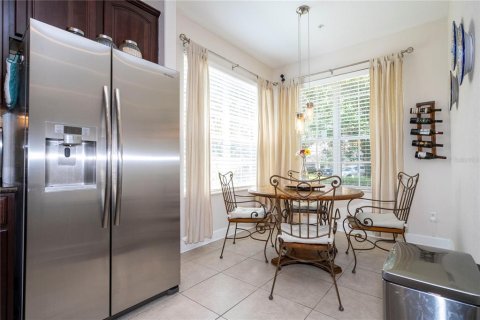Condo in Orlando, Florida, 4 bedrooms  № 1378324 - photo 11
