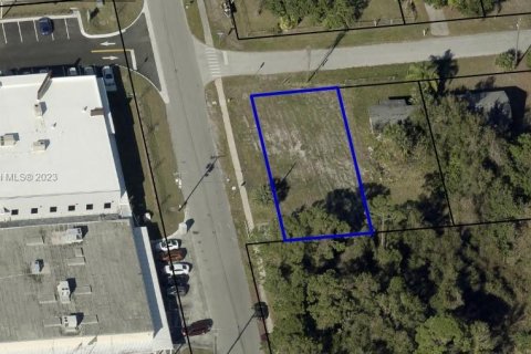 Land in Rockledge, Florida № 1160011 - photo 1