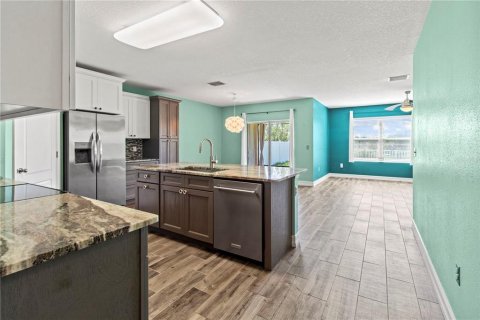 House in Palmetto, Florida 4 bedrooms, 171.5 sq.m. № 1856280 - photo 5