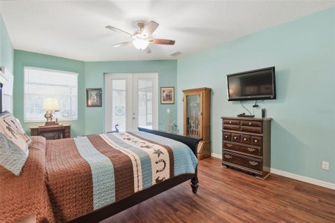 House in Bradenton, Florida 3 bedrooms, 214.98 sq.m. № 2152045 - photo 18