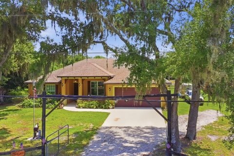 House in Bradenton, Florida 3 bedrooms, 214.98 sq.m. № 2152045 - photo 2