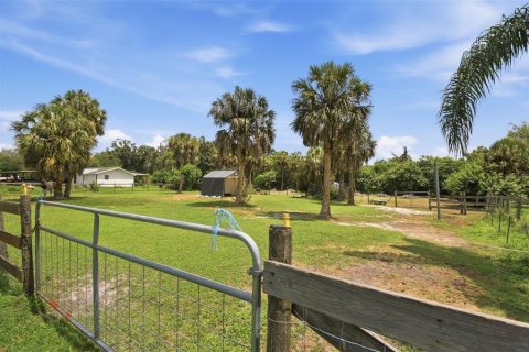 House in Bradenton, Florida 3 bedrooms, 214.98 sq.m. № 2152045 - photo 30