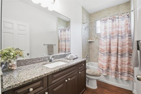 House in Bradenton, Florida 3 bedrooms, 214.98 sq.m. № 2152045 - photo 23