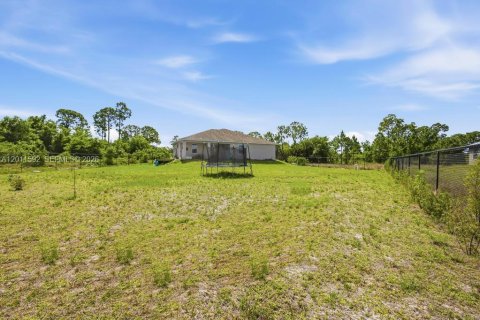 Villa ou maison à vendre à Lehigh Acres, Floride: 3 chambres, 167.78 m2 № 2075025 - photo 29