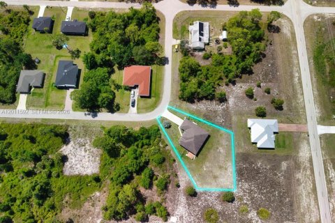 Villa ou maison à vendre à Lehigh Acres, Floride: 3 chambres, 167.78 m2 № 2075025 - photo 22