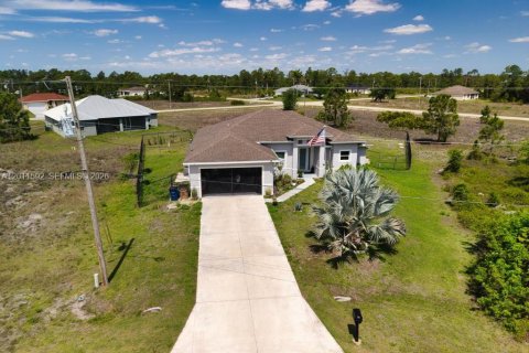 Villa ou maison à vendre à Lehigh Acres, Floride: 3 chambres, 167.78 m2 № 2075025 - photo 26