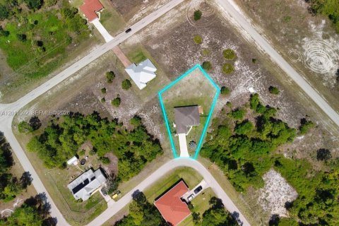 Villa ou maison à vendre à Lehigh Acres, Floride: 3 chambres, 167.78 m2 № 2075025 - photo 21