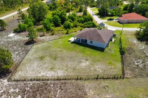 Villa ou maison à vendre à Lehigh Acres, Floride: 3 chambres, 167.78 m2 № 2075025 - photo 24