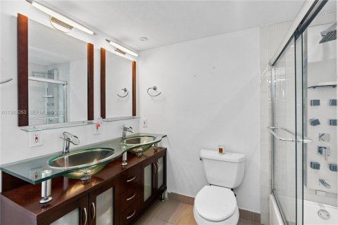 Copropriété à vendre à Hallandale Beach, Floride: 2 chambres, 107.02 m2 № 2090414 - photo 22