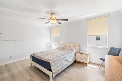 Copropriété à vendre à Hallandale Beach, Floride: 2 chambres, 107.02 m2 № 2090414 - photo 23