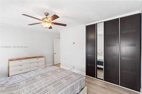 Copropriété à vendre à Hallandale Beach, Floride: 2 chambres, 107.02 m2 № 2090414 - photo 25