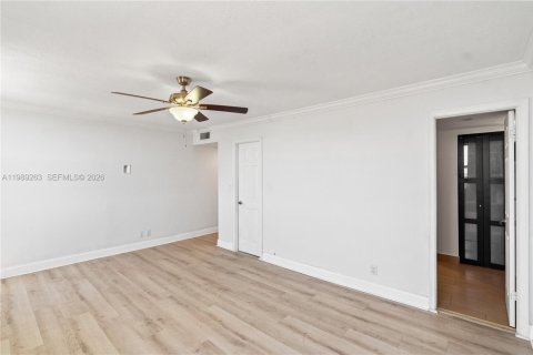 Copropriété à vendre à Hallandale Beach, Floride: 2 chambres, 107.02 m2 № 2090414 - photo 21