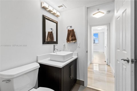 Copropriété à vendre à Hallandale Beach, Floride: 2 chambres, 107.02 m2 № 2090414 - photo 28