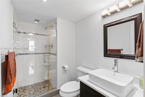 Copropriété à vendre à Hallandale Beach, Floride: 2 chambres, 107.02 m2 № 2090414 - photo 27