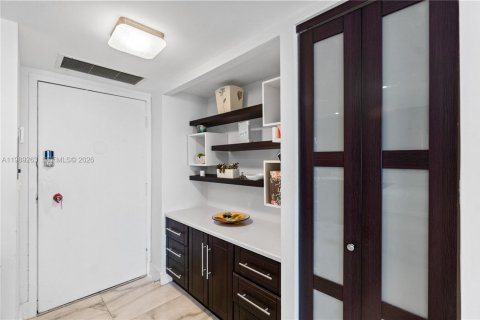 Copropriété à vendre à Hallandale Beach, Floride: 2 chambres, 107.02 m2 № 2090414 - photo 12
