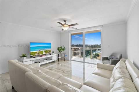 Copropriété à vendre à Hallandale Beach, Floride: 2 chambres, 107.02 m2 № 2090414 - photo 5