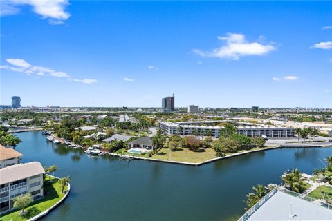 Condo à Hallandale Beach, Floride, 2 chambres  № 2090414
