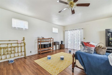 House in Indian Rocks Beach, Florida 8 bedrooms, 762.91 sq.m. № 1792361 - photo 30