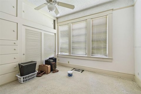 House in Indian Rocks Beach, Florida 8 bedrooms, 762.91 sq.m. № 1792361 - photo 25