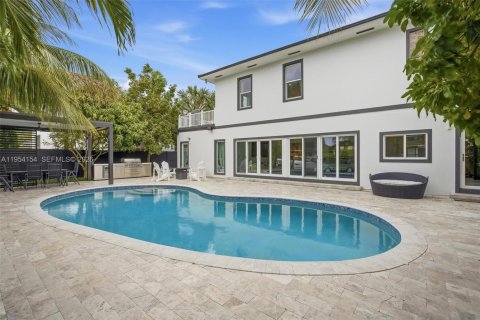 Casa en venta en North Miami, Florida, 5 dormitorios, 345.13 m2 № 2011598 - foto 5