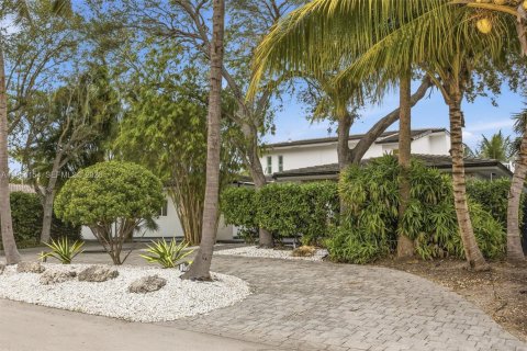 Casa en venta en North Miami, Florida, 5 dormitorios, 345.13 m2 № 2011598 - foto 12