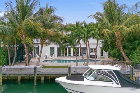 Casa en North Miami, Florida 5 dormitorios, 345.13 m2 № 2011598
