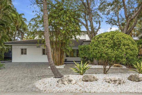 Casa en venta en North Miami, Florida, 5 dormitorios, 345.13 m2 № 2011598 - foto 11