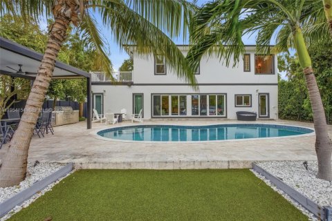 Casa en venta en North Miami, Florida, 5 dormitorios, 345.13 m2 № 2011598 - foto 4