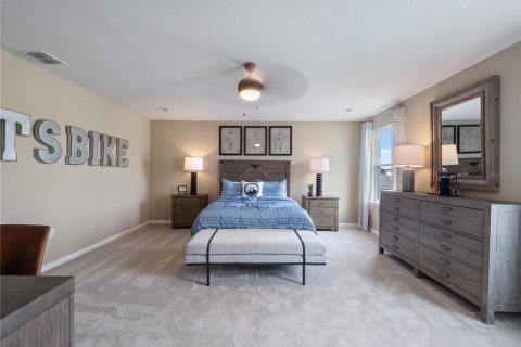 House in Clermont, Florida 6 bedrooms, 384.8 sq.m. № 1774851 - photo 7