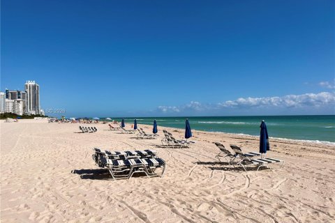 Copropriété à vendre à Miami Beach, Floride: 1 chambre, 78.41 m2 № 2430047 - photo 5