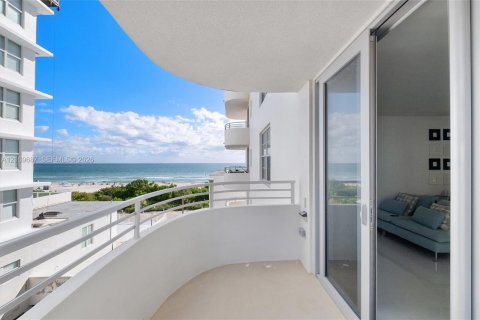 Copropriété à vendre à Miami Beach, Floride: 1 chambre, 78.41 m2 № 2430047 - photo 3