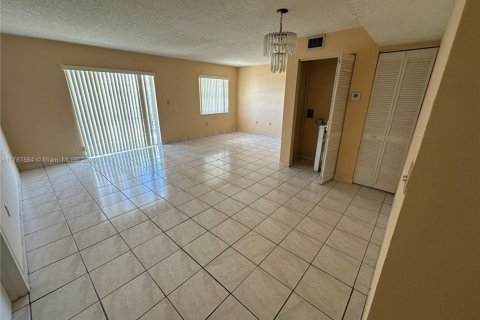 Condo in Miami Beach, Florida, 1 bedroom  № 1704329 - photo 6