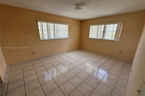 Condo in Miami Beach, Florida, 1 bedroom  № 1704329 - photo 10