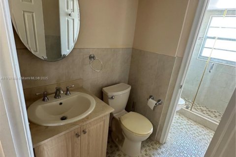 Condo in Miami Beach, Florida, 1 bedroom  № 1704329 - photo 16