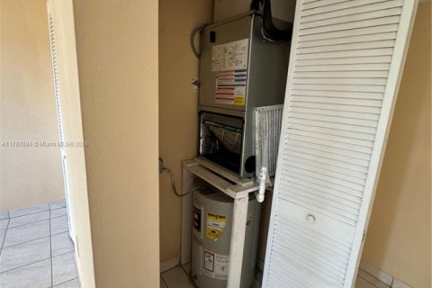 Condo in Miami Beach, Florida, 1 bedroom  № 1704329 - photo 7