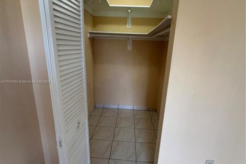 Condo in Miami Beach, Florida, 1 bedroom  № 1704329 - photo 8