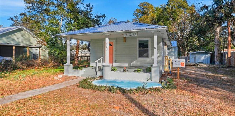 House in Williston, Florida 2 bedrooms, 108.51 sq.m. № 2215633