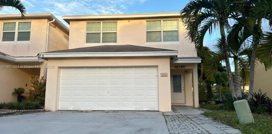 Adosado en Deerfield Beach, Florida 3 dormitorios, 168.15 m2 № 1934391